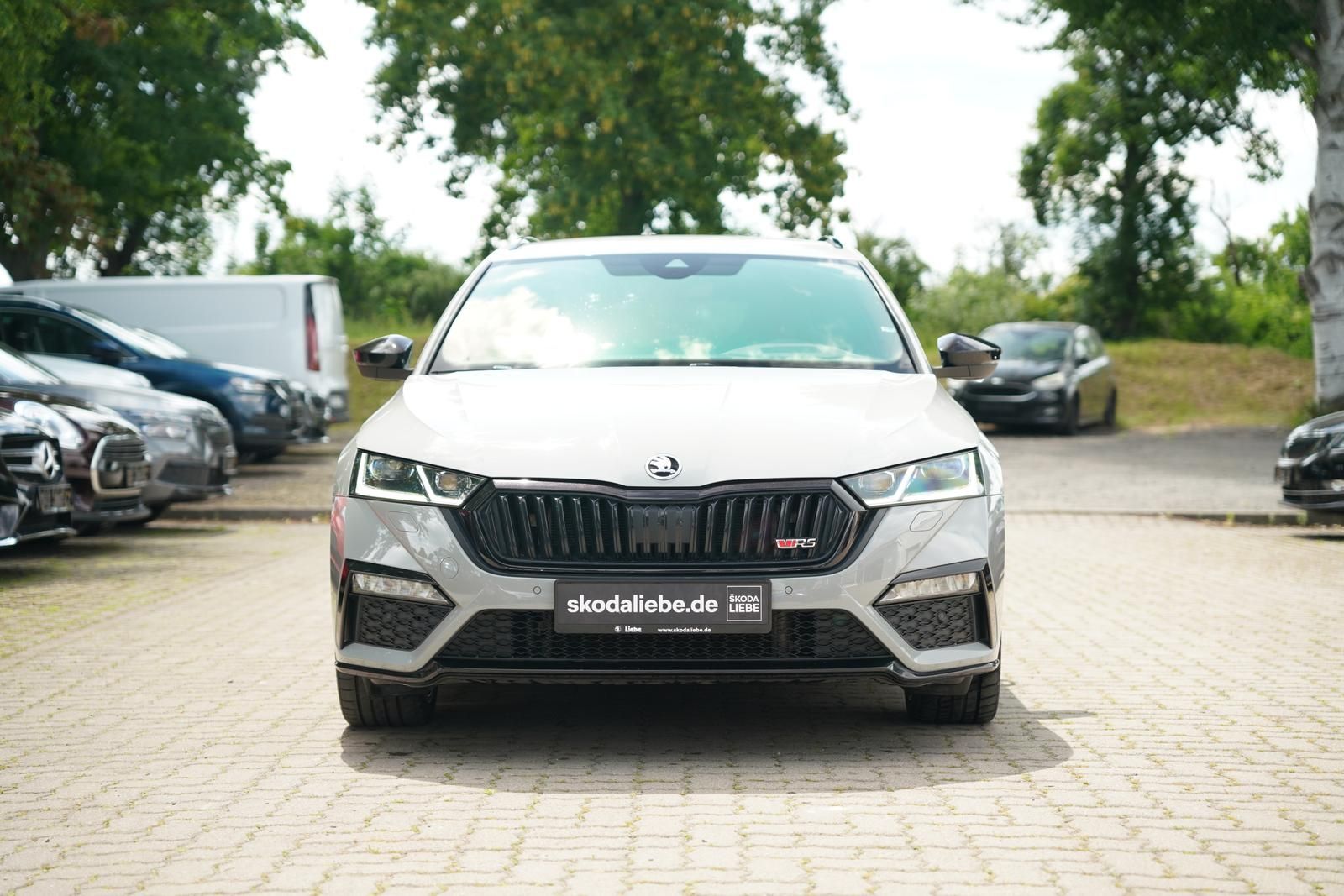 Skoda OCTAVIA COMBI 2.0TSI DSG - Samsaru's Car Outlet