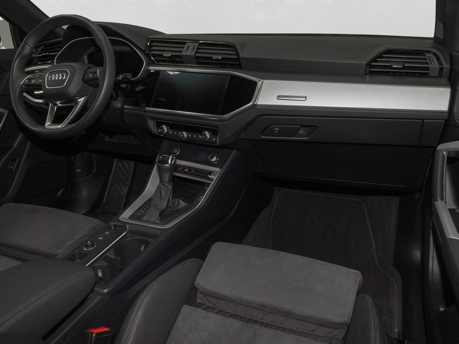 Audi Q3 Sportback 40 TFSI Q S LINE - Samsaru's Car Outlet