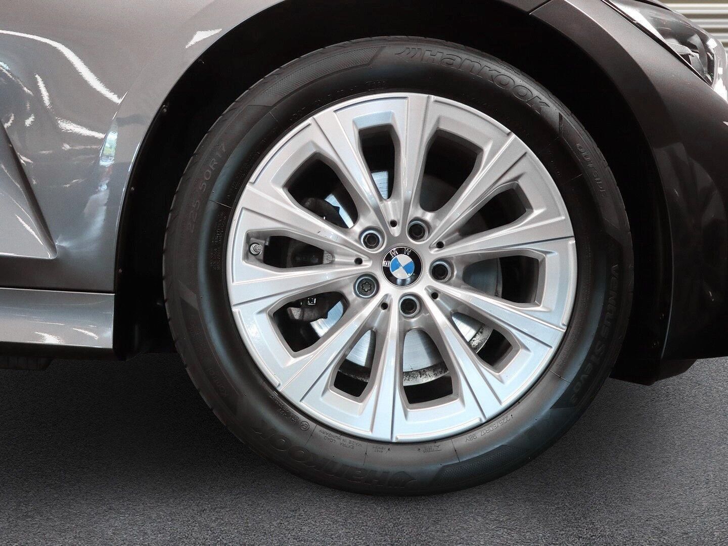 BMW 320d A - Samsaru's Car Outlet