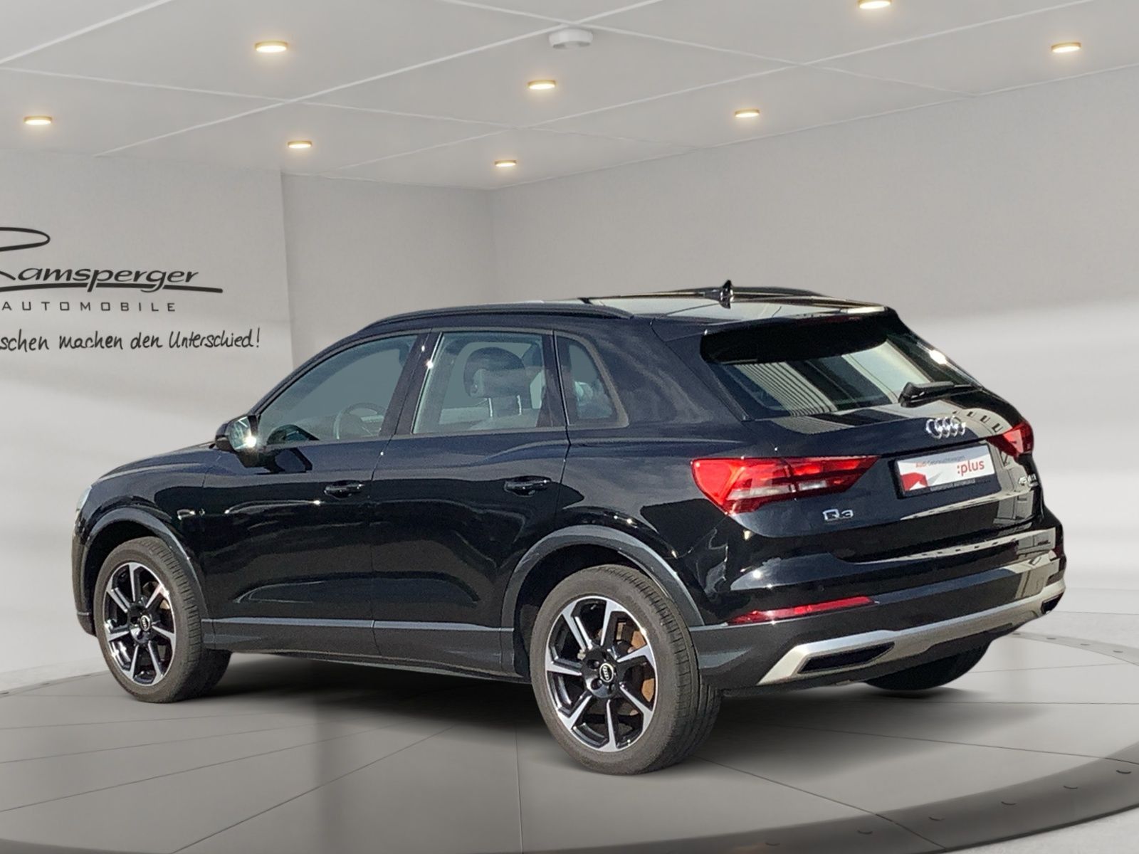 Audi Q3 advanced 45 TFSI quat. - Samsaru's Car Outlet