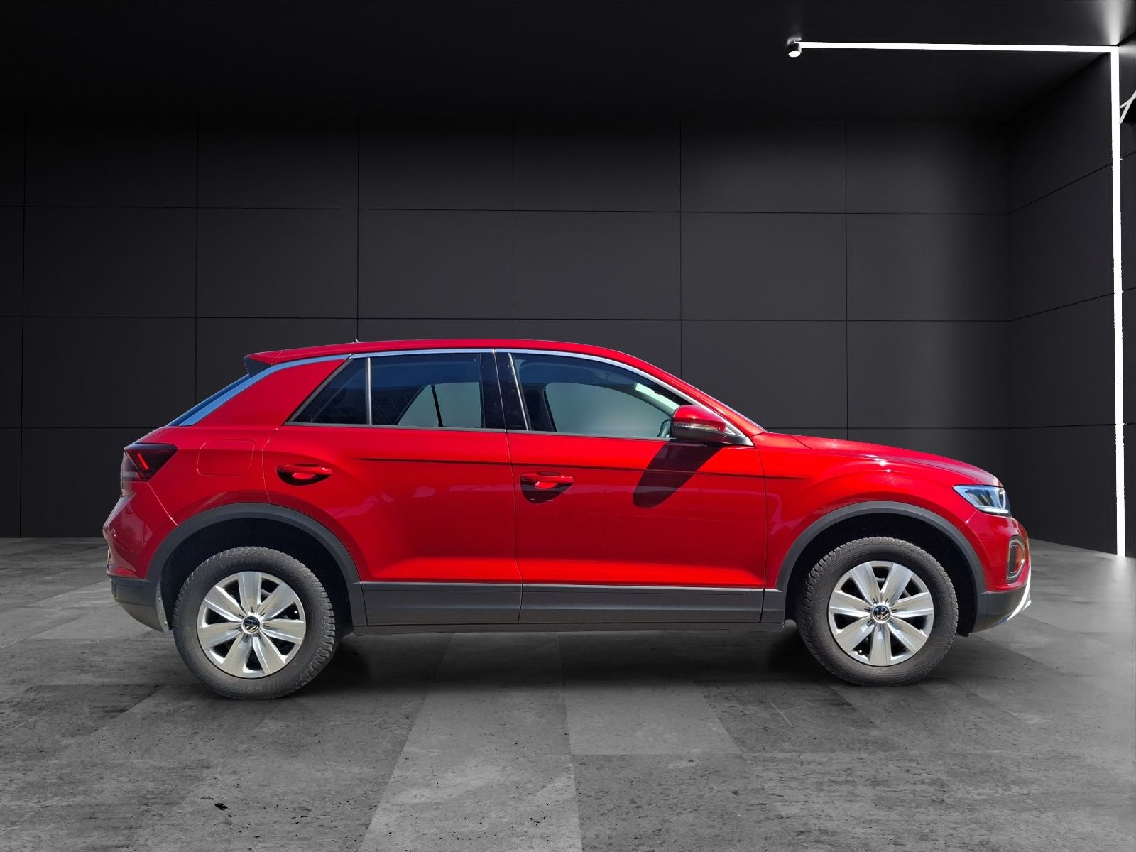 Volkswagen T-Roc TSI - Samsaru's Car Outlet