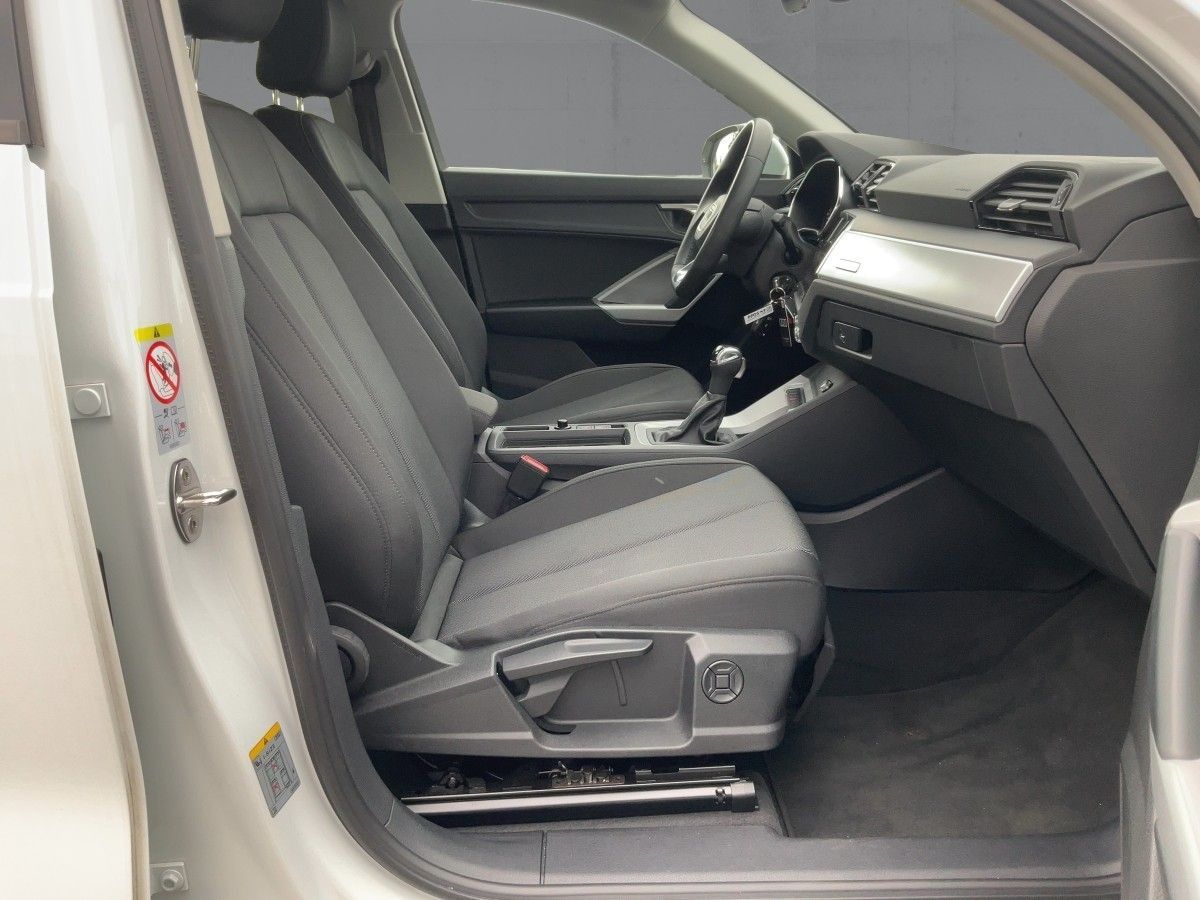 Audi Q3 40 TFSI QU S-TR S-LINE - Samsaru's Car Outlet