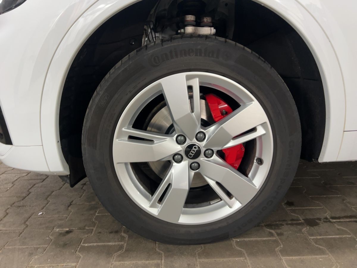 Audi Q5 40 2.0 TDI quattro S tronic - Samsaru's Car Outlet