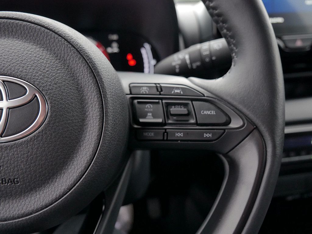 Toyota Yaris Hybrid Style Comfort PDC ACC LED KAMERA