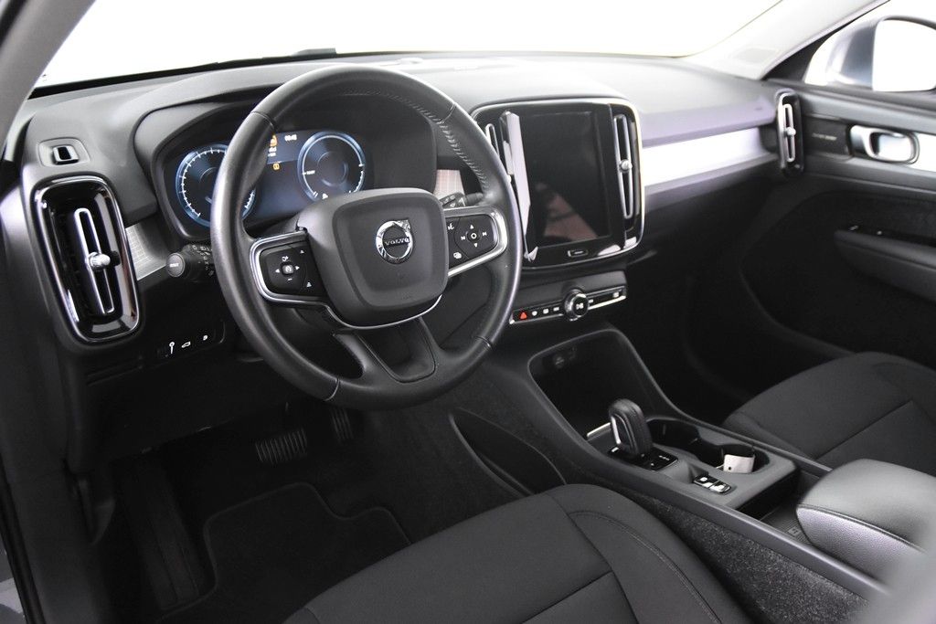 Volvo XC40 T4 Recharge Inscription - Samsaru's Car Outlet