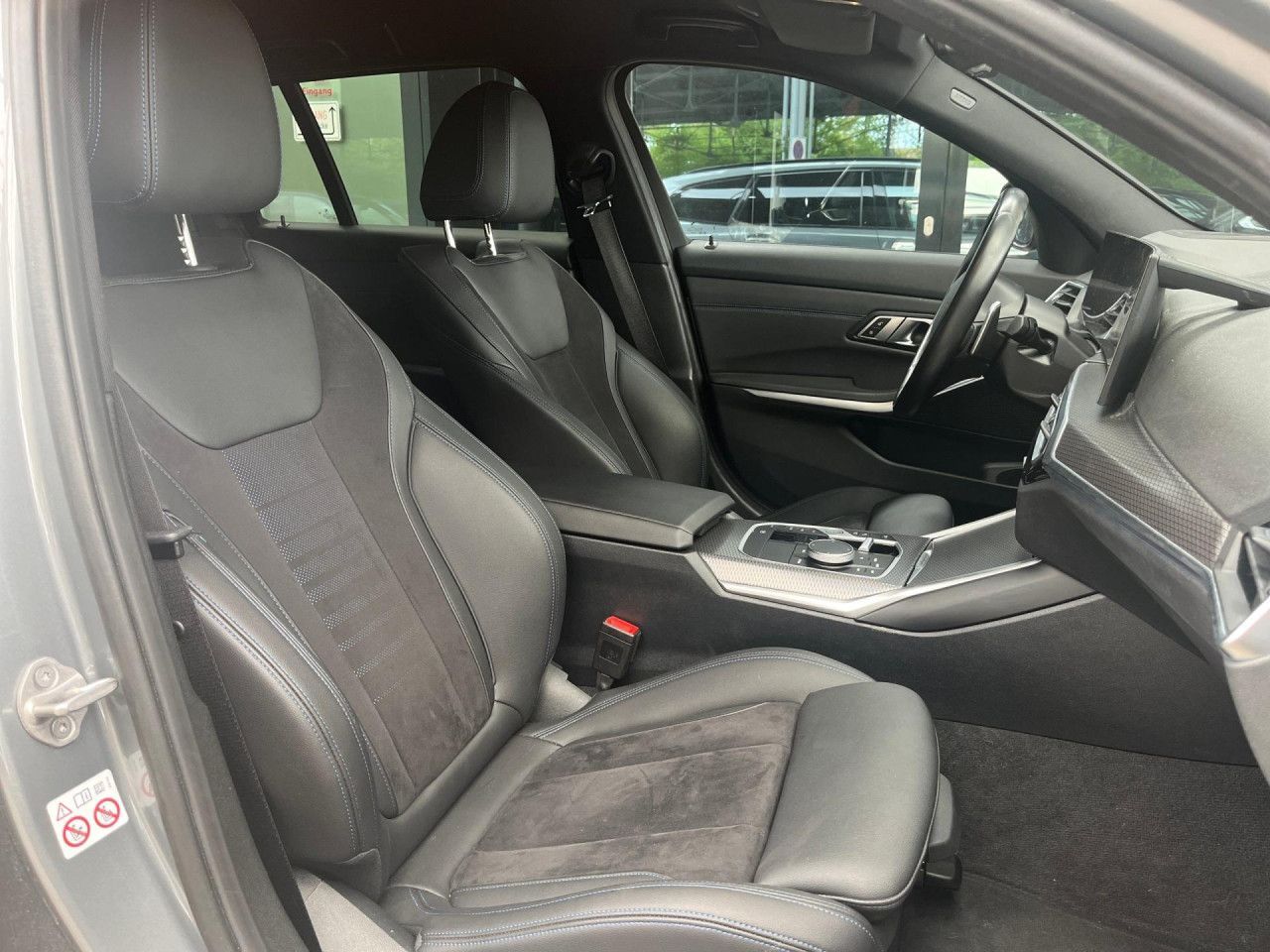 BMW 330e Touring M Sport - Samsaru's Car Outlet