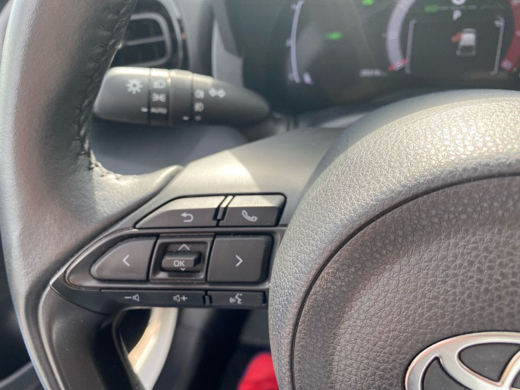 Toyota Yaris 1.5 Hybrid Style PDC SHZ KAMERA ACC LED