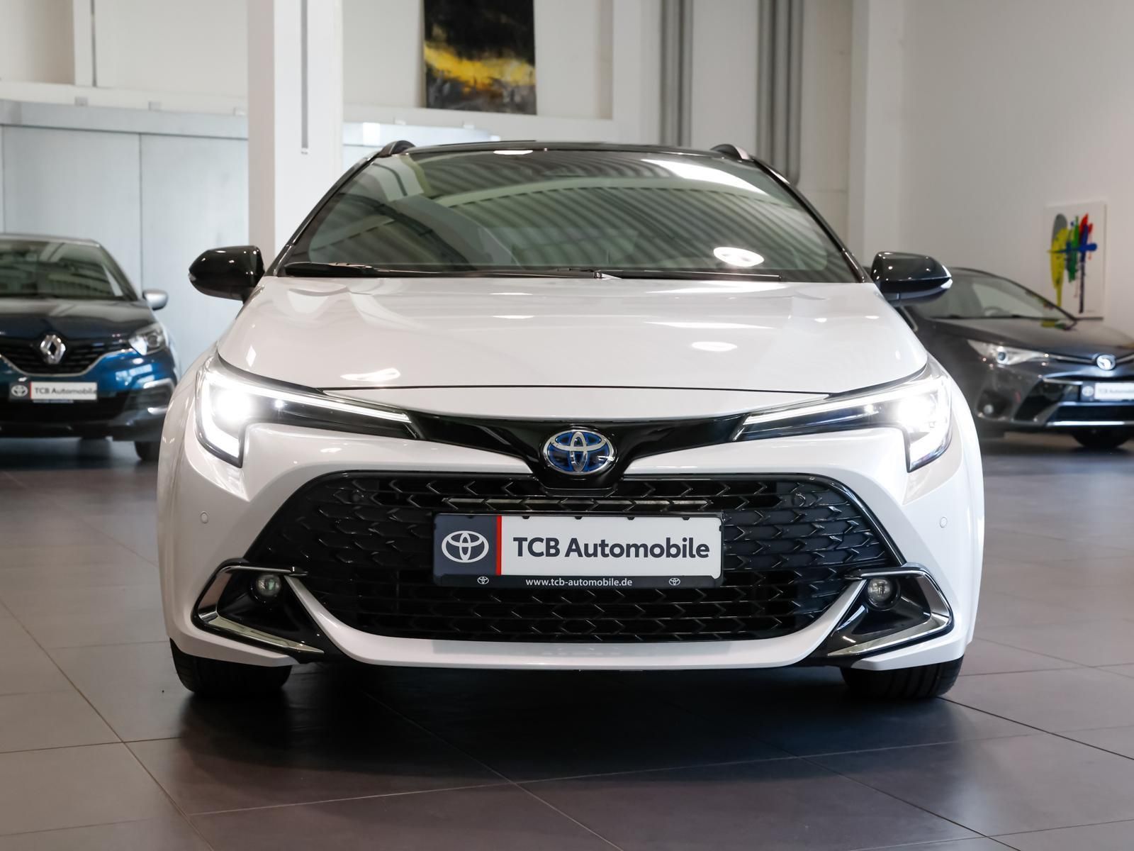 Toyota Corolla TS 1.8 Hybrid Black&White NAVI PDC KLIMA