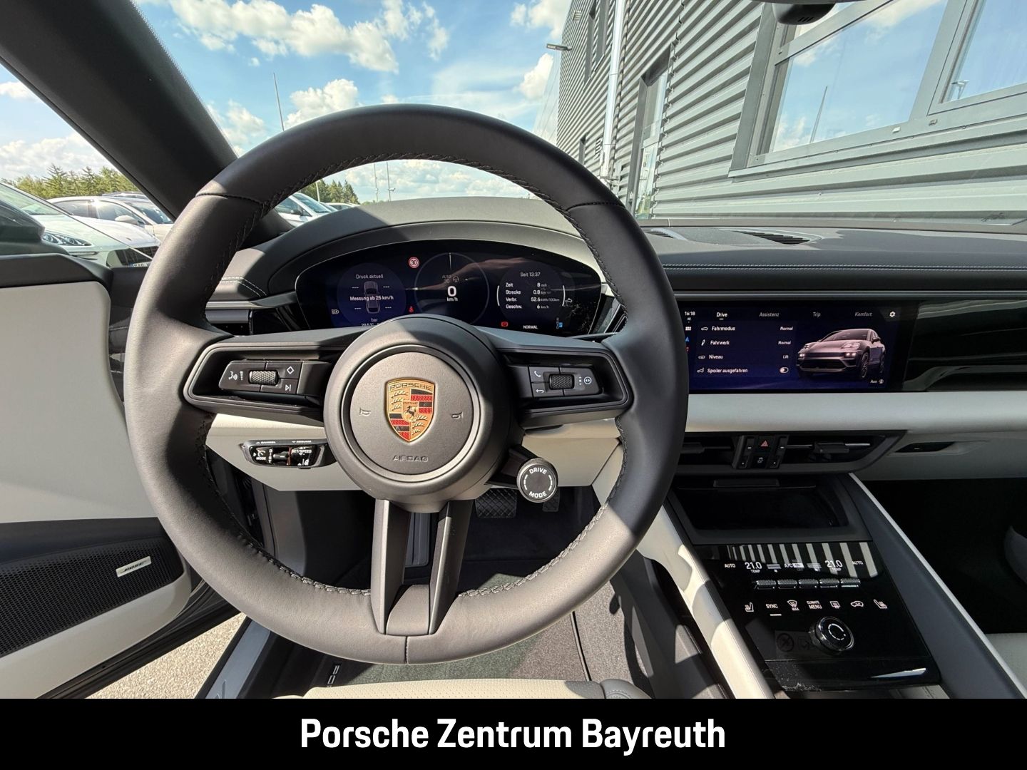 Porsche Macan 4 *AHV*MATRIX*INNO*HEADUP*BOSE*LUFTFEDER*