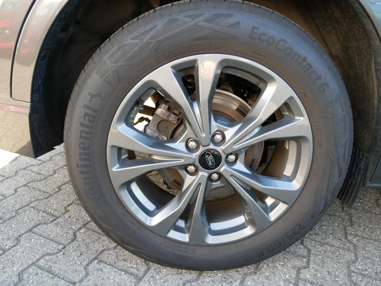 Ford Kuga Plug-In Hybrid ST-Line X - Samsaru's Car Outlet