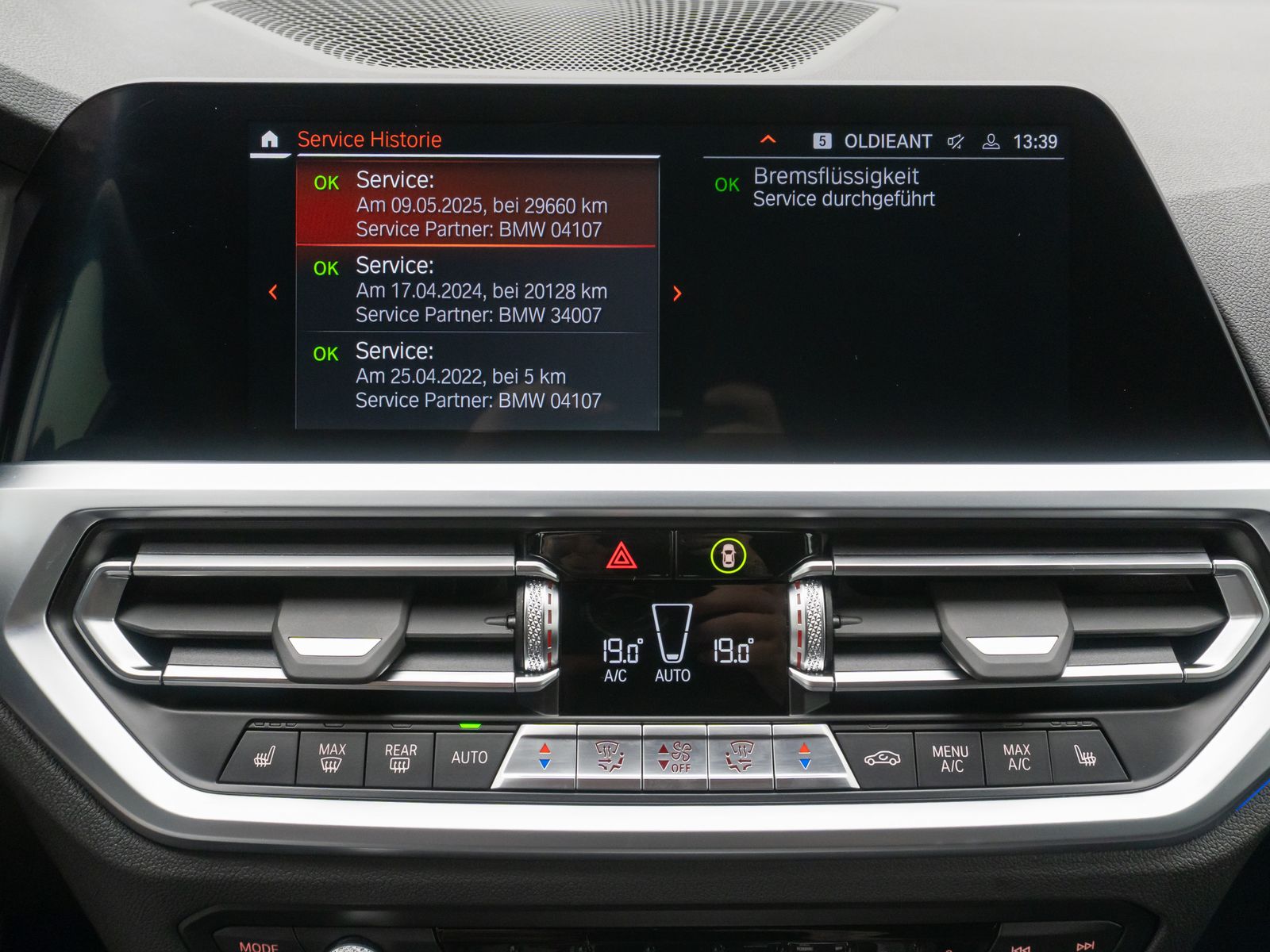 BMW 330i Sport Line - Samsaru's Car Outlet
