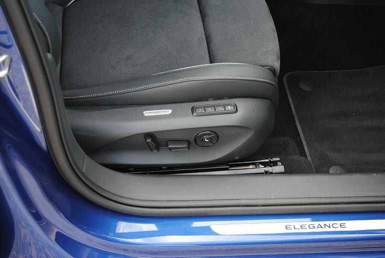 Volkswagen Passat 1.5 eHybrid DSG Elega.AHK.Navi-Max.HUD
