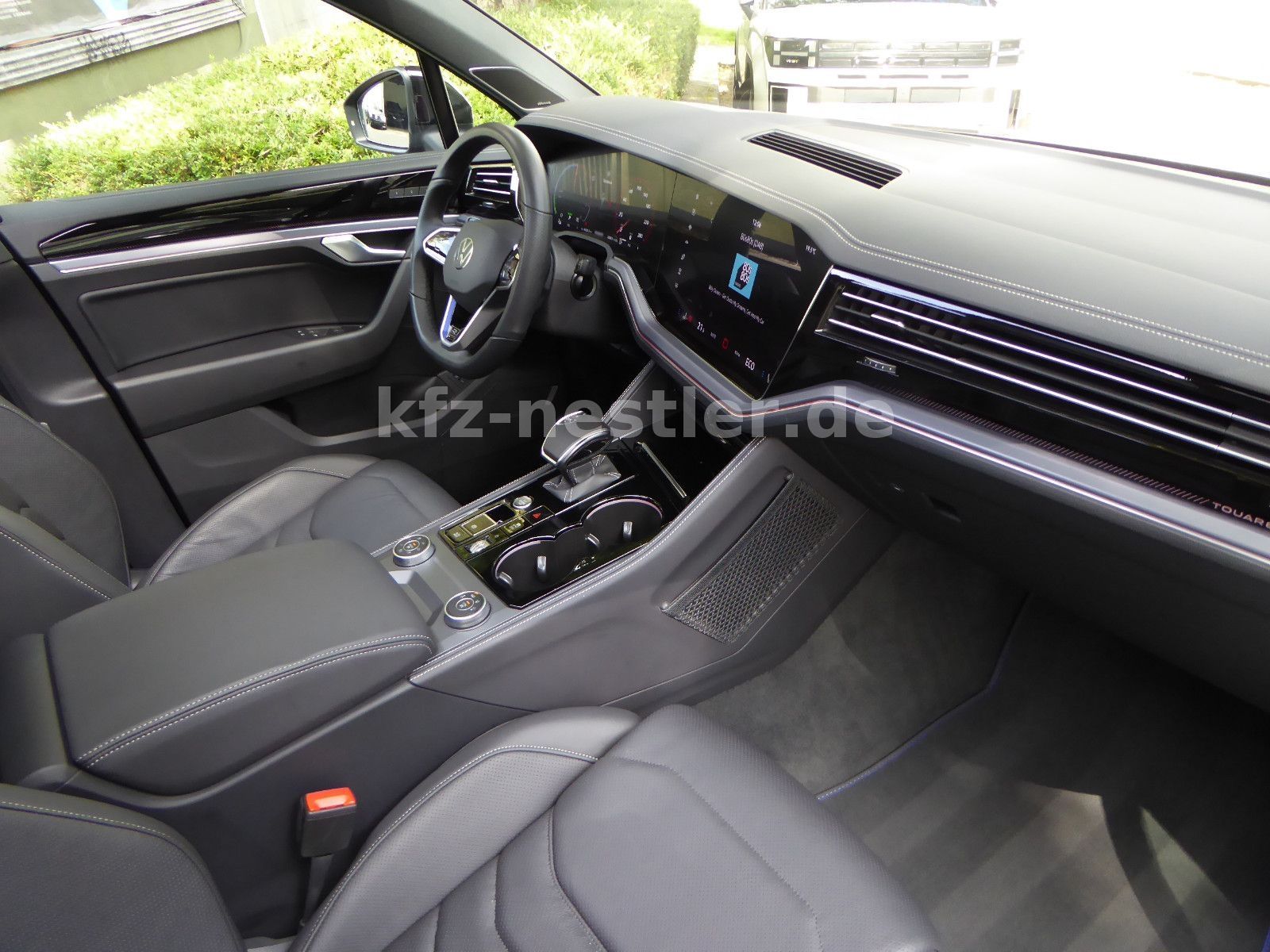 Volkswagen Touareg R eHybrid Pano/21"/AHK/HUD/Dynaudio/ACC