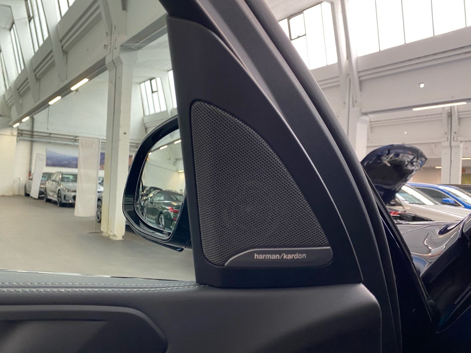 BMW X5 xDrive30d M Sport AHK KeyLess Pano STH H/K 22
