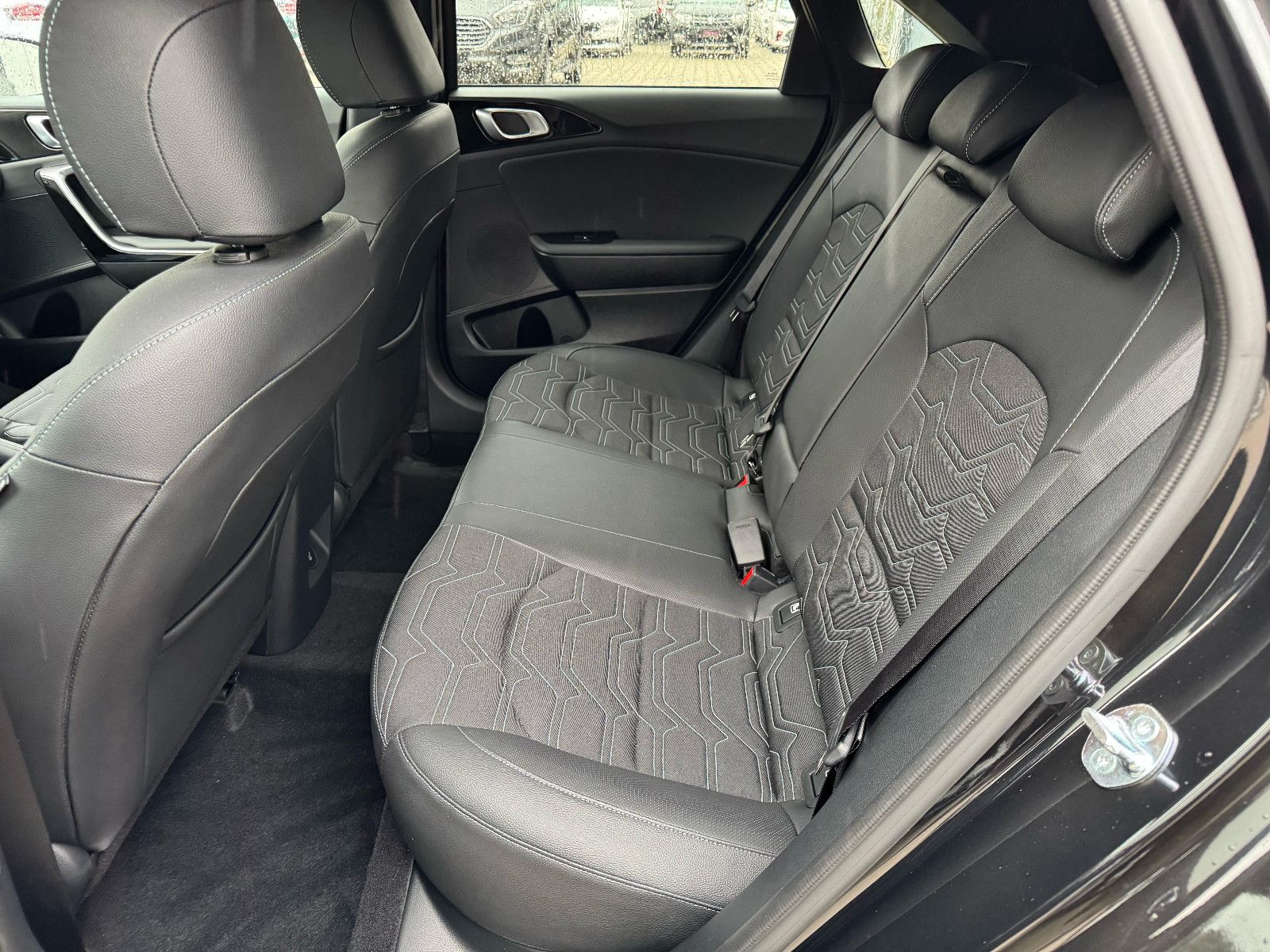Kia Ceed 1.5T 140 Edition 30 - Samsaru's Car Outlet