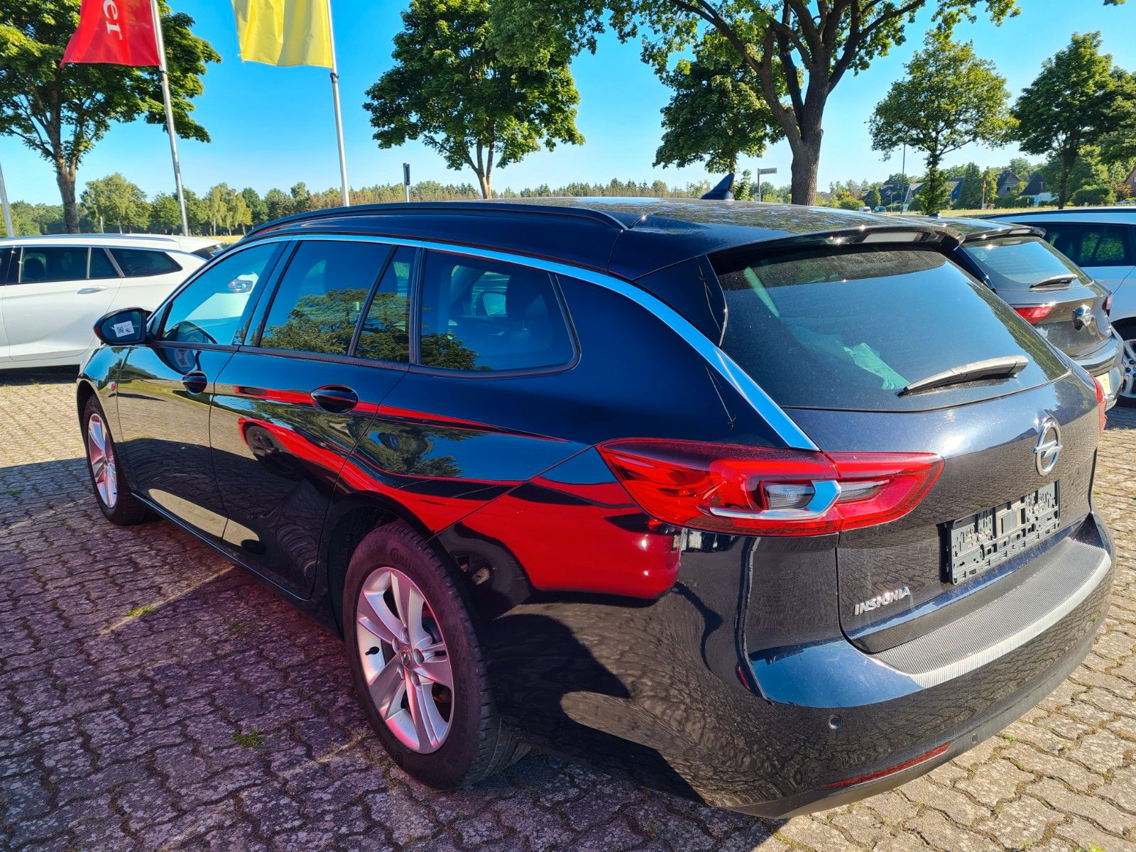 Opel Insignia B Sports Tourer Business Edition - Samsaru's Car Outlet