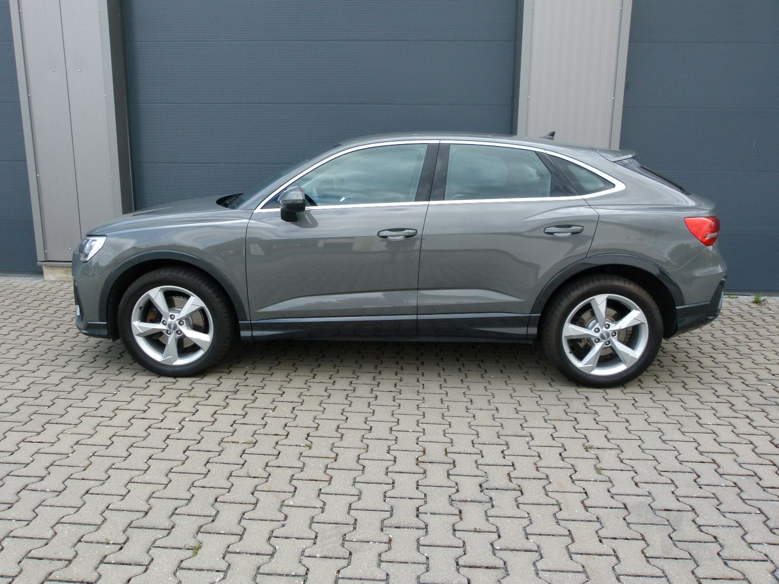Audi Q3 Sportback 45TFSI quattro S-line - Samsaru's Car Outlet