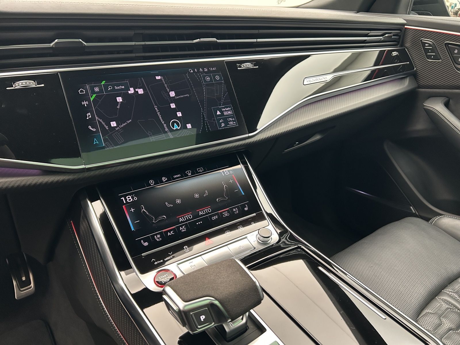 Audi RS Q8*Keramik*305 km/h*B&O*HUD*Pano*Standh*Matri