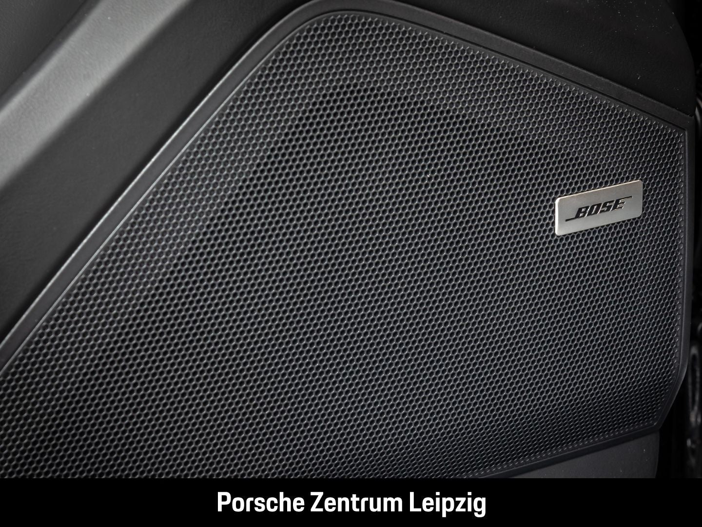Porsche Cayenne E-Hybrid SportDesign HD-Matrix AHK HeadU