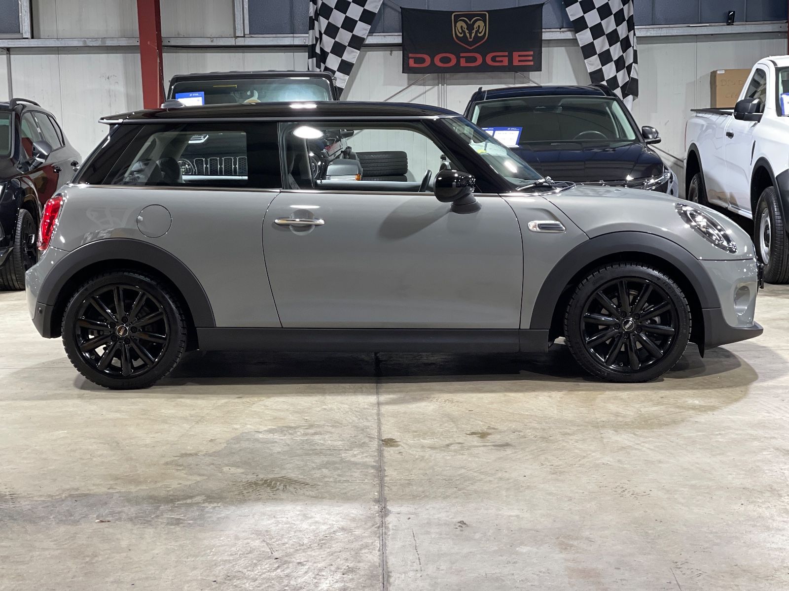 MINI COOPER MINI Chili - Samsaru's Car Outlet