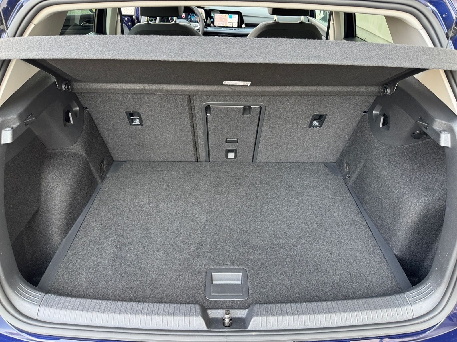 Volkswagen Golf VIII 2.0 TDI United DSG - Samsaru's Car Outlet