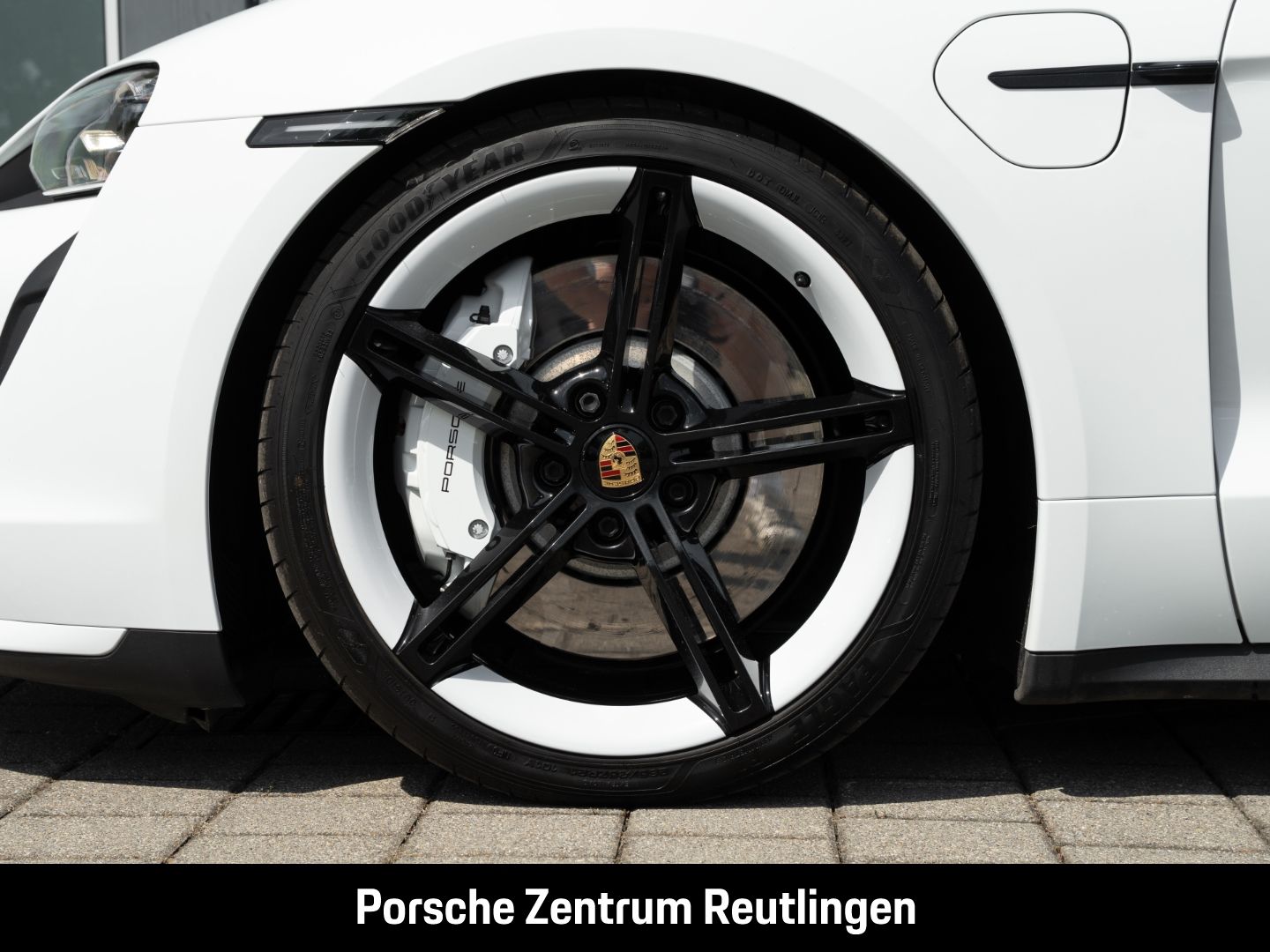 Porsche Taycan Turbo BOSE Panoramadach Surround-View LED
