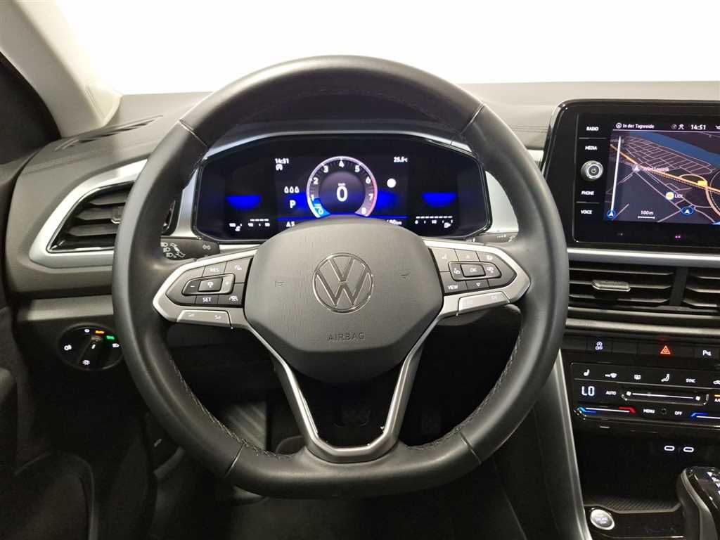 Volkswagen T-Roc Life 1.5 TSI DSG - Samsaru's Car Outlet