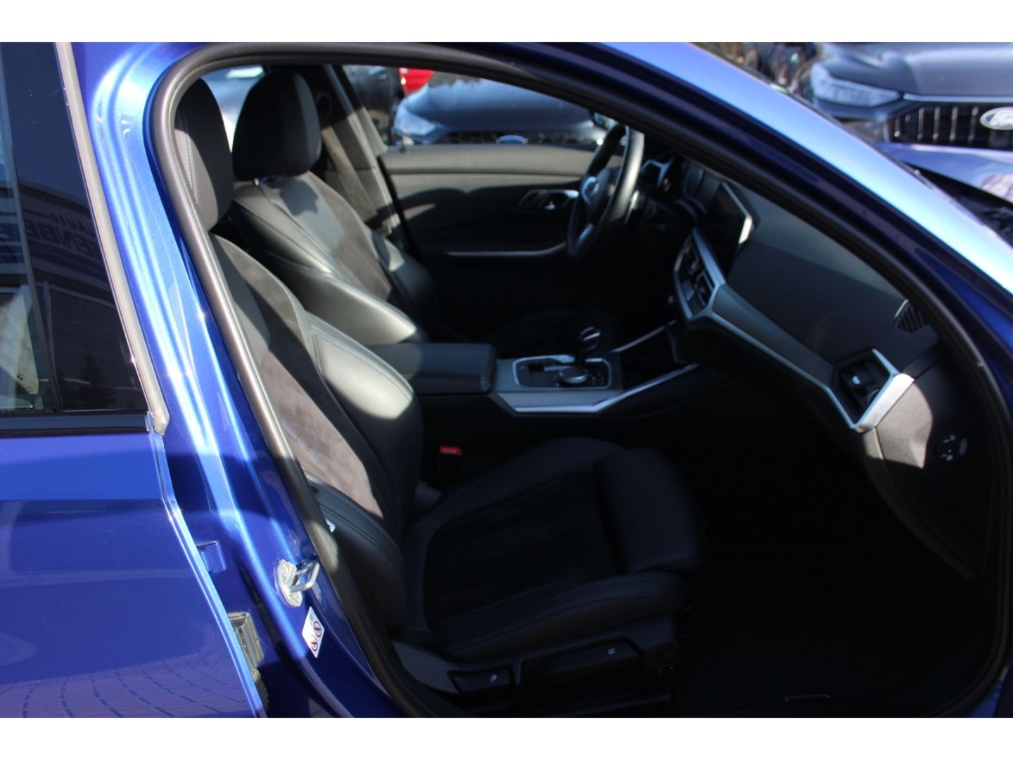 BMW 320 d xDrive M Sport - Samsaru's Car Outlet