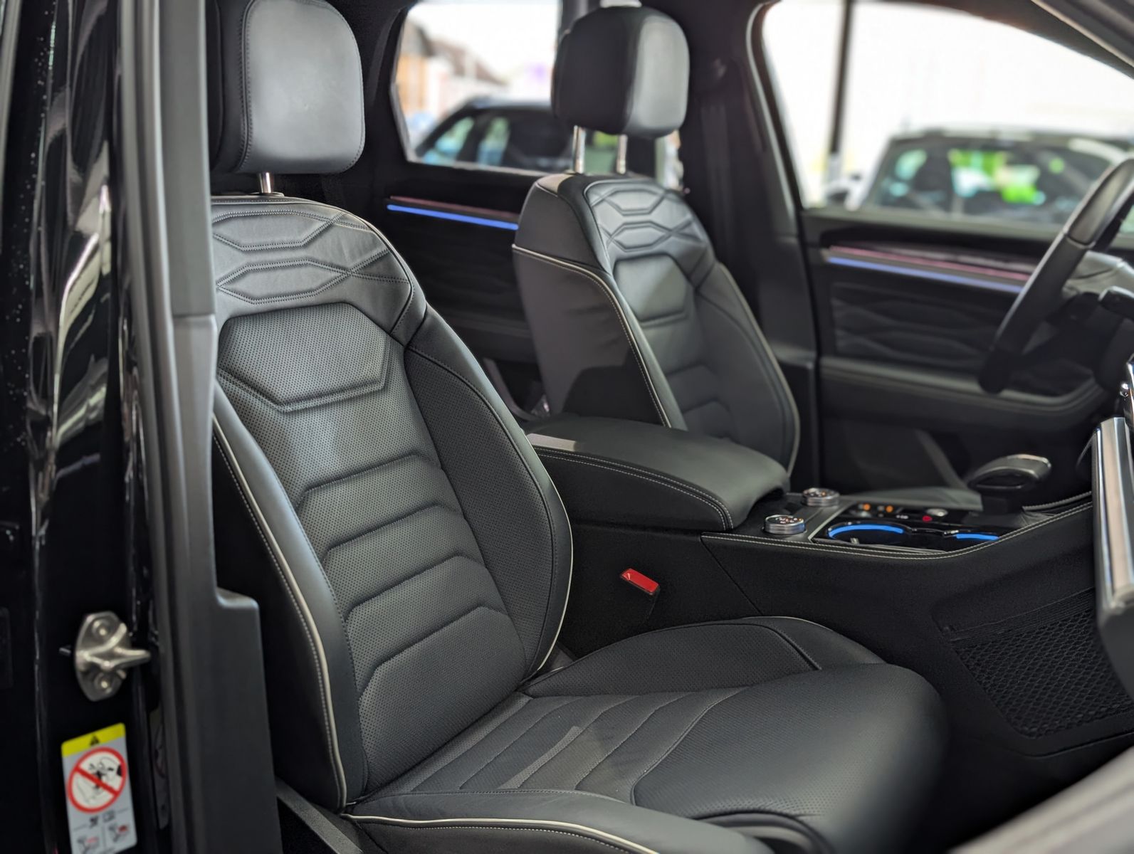 Volkswagen Touareg 3.0TDI 4M R-Line VOLL Black 22" UPE 114T