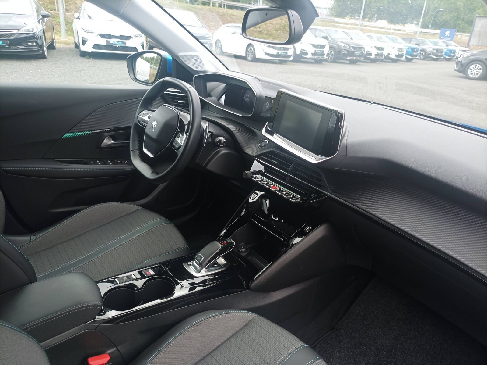 Peugeot 208 Allure 100 Automatik - Samsaru's Car Outlet