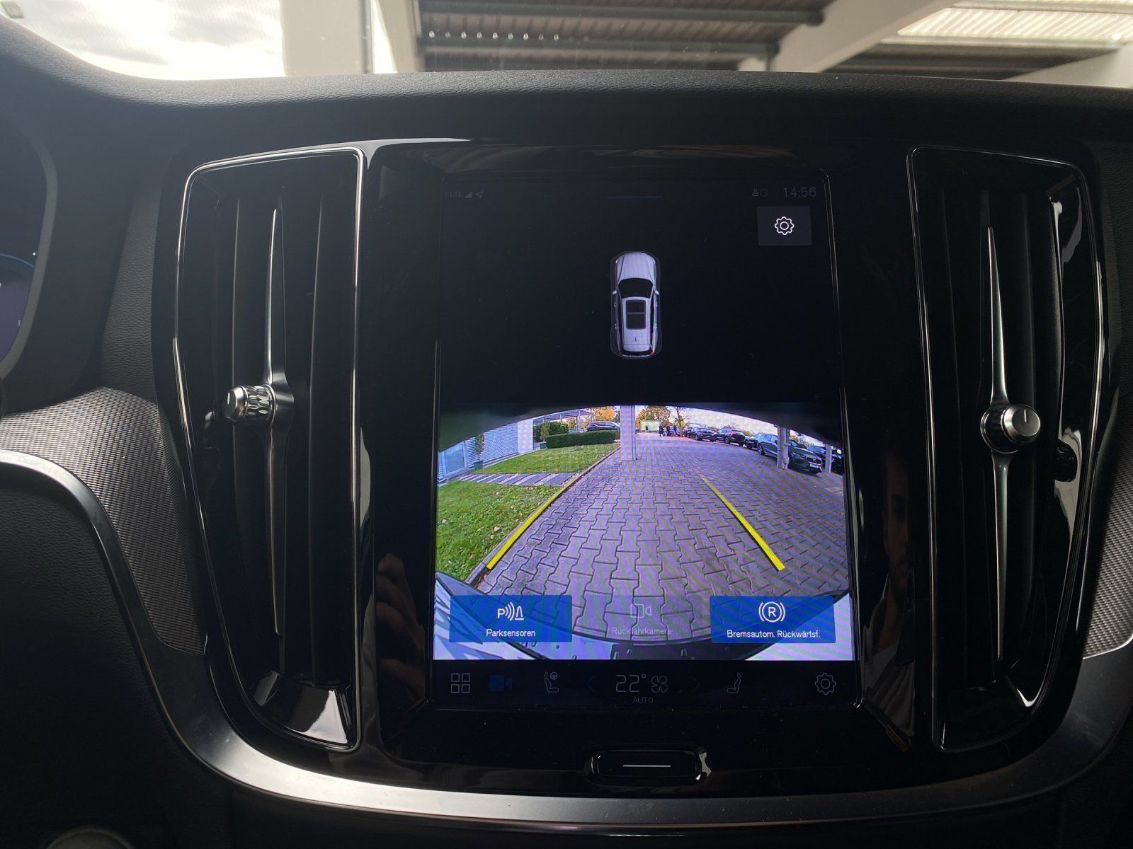 Volvo V60 T8 Plus Dark AHK*StHzg*SHZ*MMY*