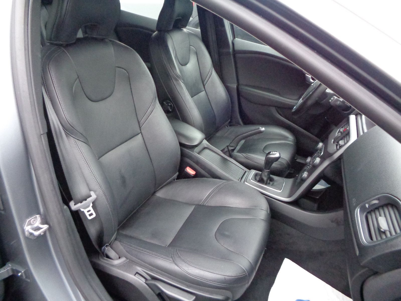 Volvo V40 Black Edition 2.0 D2 Momentum 2.HD*LED*NAVI