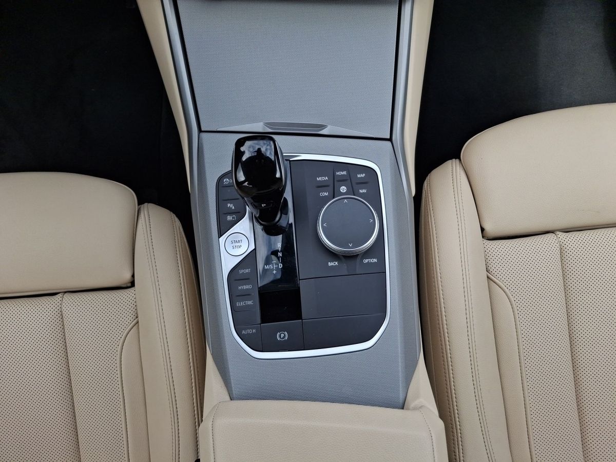 BMW 320e Touring Advantage - Samsaru's Car Outlet