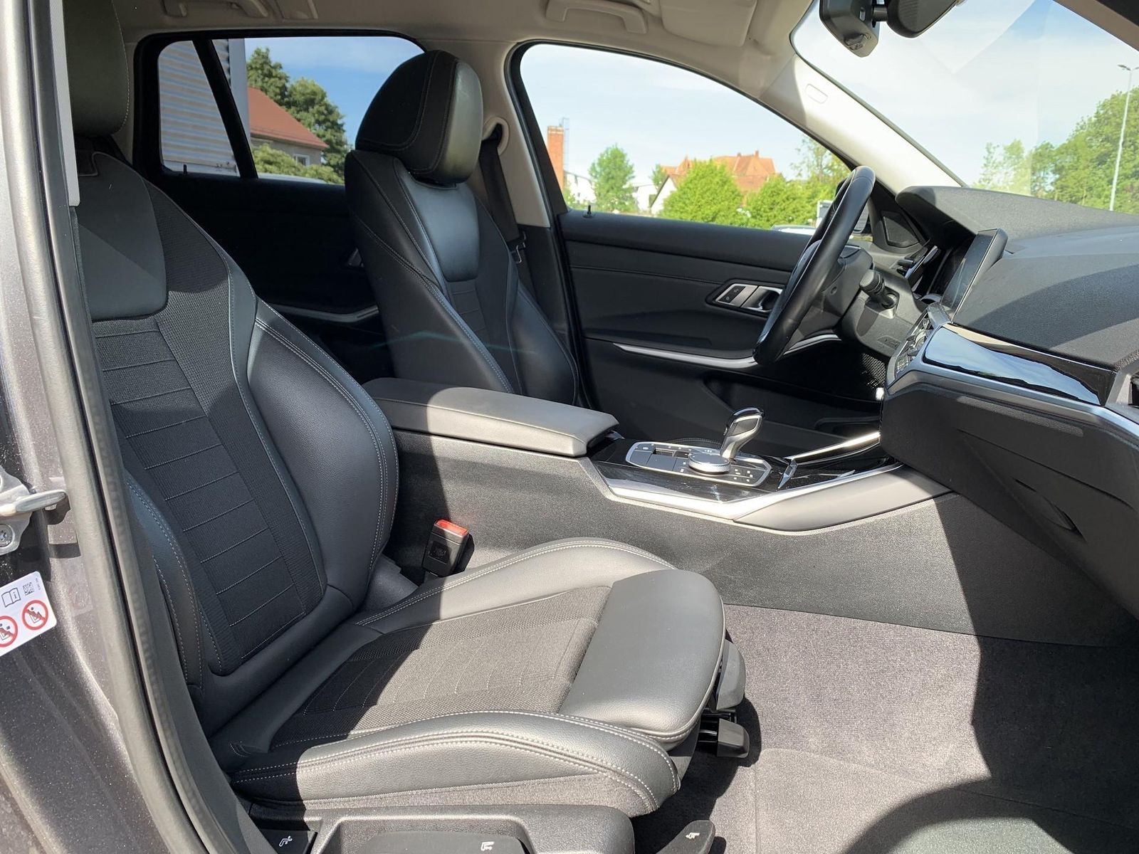 BMW 330i Touring Sport Line - Samsaru's Car Outlet
