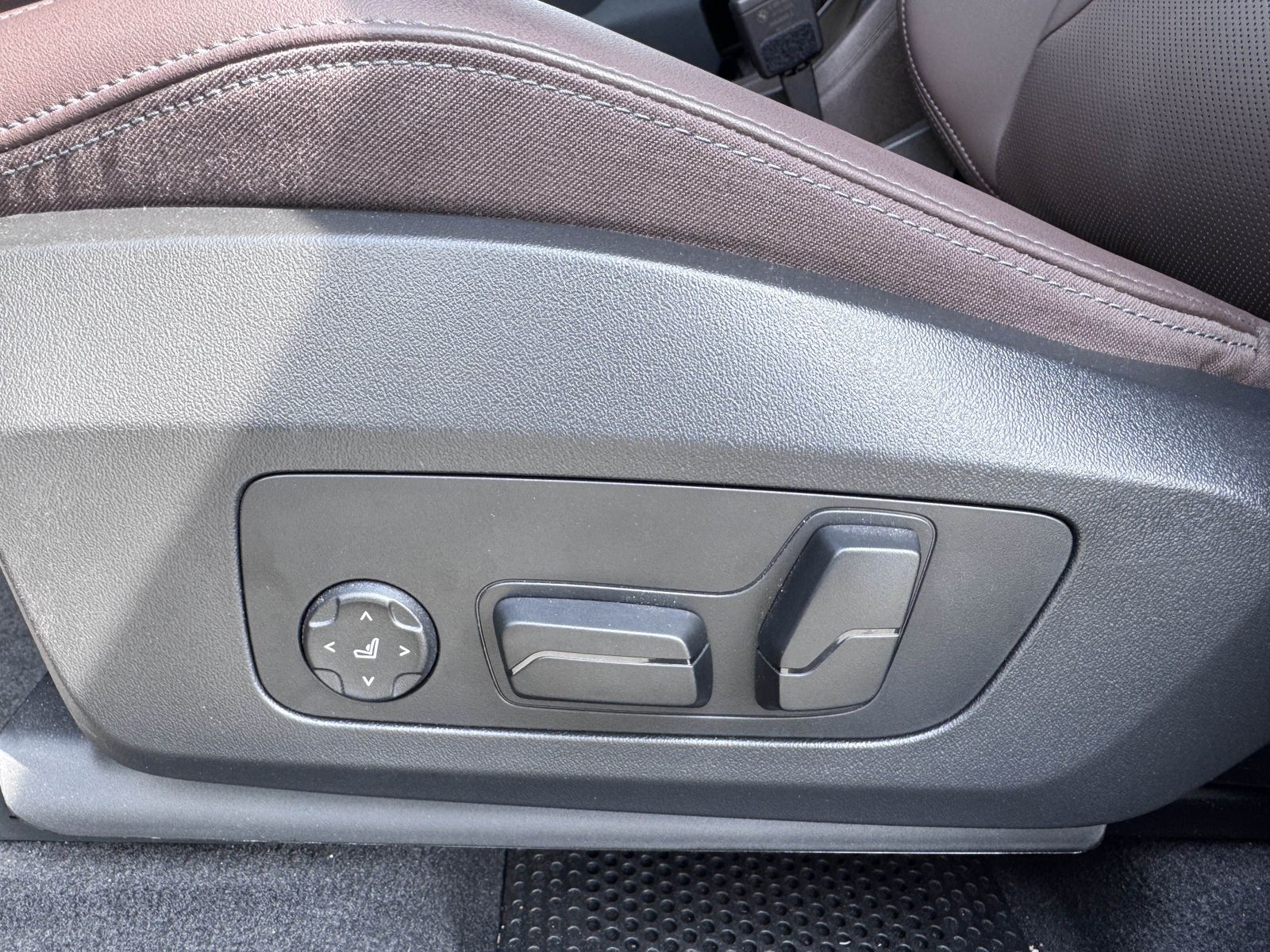 BMW X1 xDrive20d xLine - Samsaru's Car Outlet