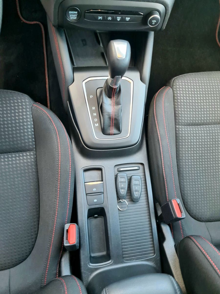 Ford Focus ST-Line X AUT - ASSISTS - HUD - WINTER -