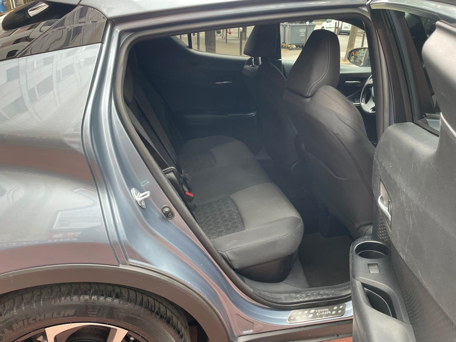 Toyota C-HR 2.0 HYBRIDE 184h EDITION - Samsaru's Car Outlet