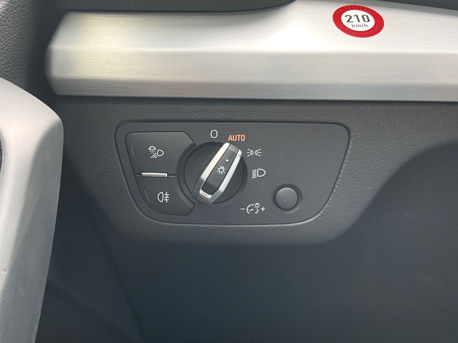 Audi Q5 40 TDI quattro S line - Samsaru's Car Outlet