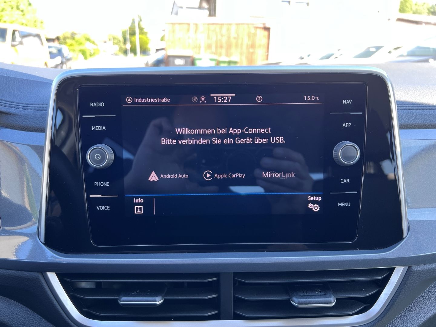 Volkswagen T-Roc 1.0TSI Style - Samsaru's Car Outlet