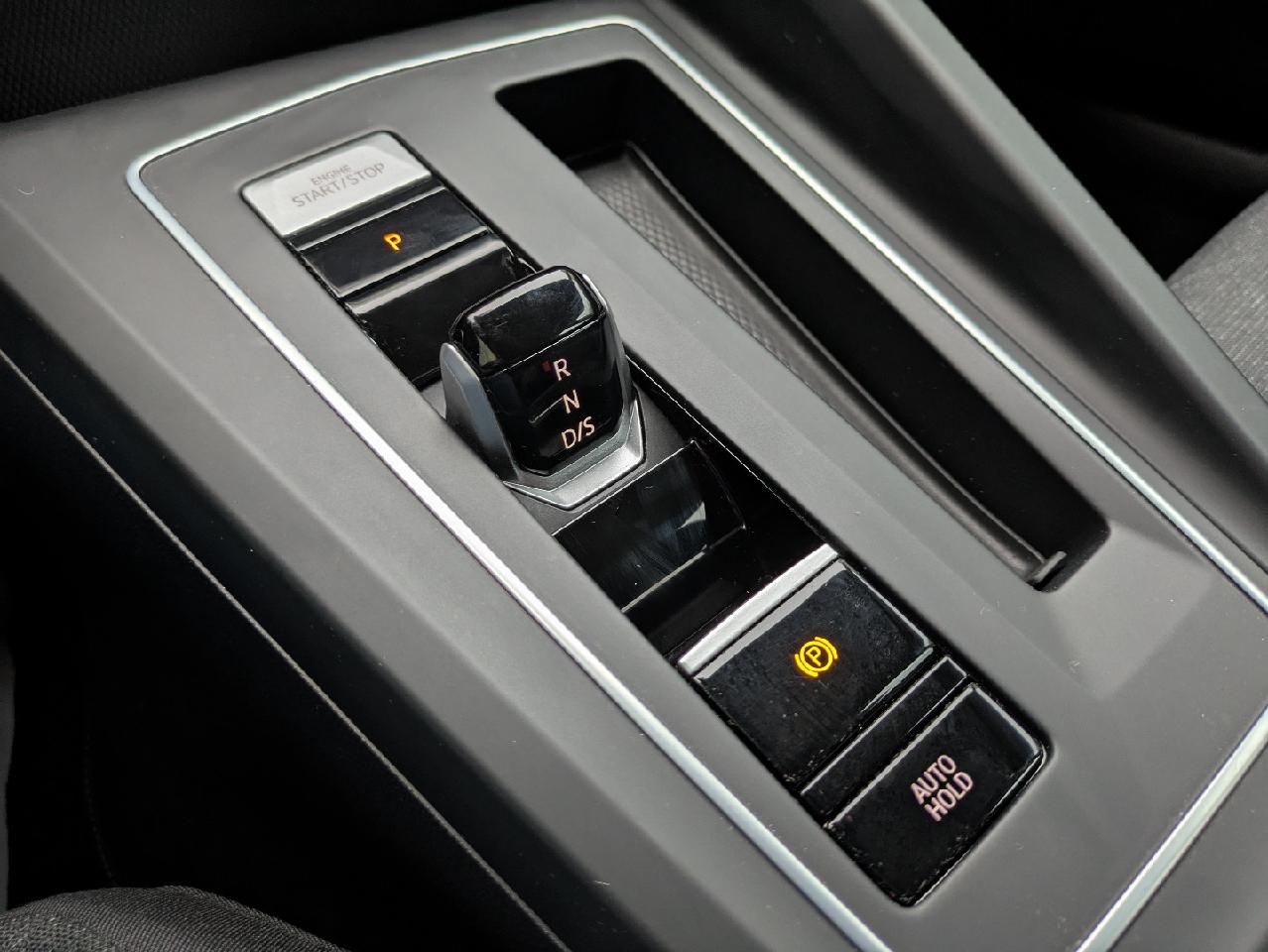 Volkswagen Golf VIII 2.0 TDI DSG Life - Samsaru's Car Outlet