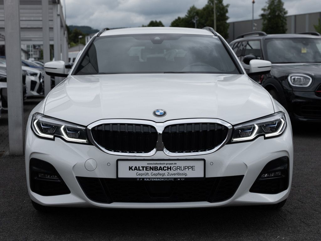 BMW 330d Touring M-Sportpaket - Samsaru's Car Outlet