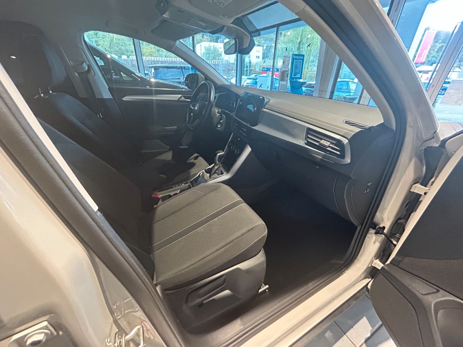 Volkswagen T-ROC Life - Samsaru's Car Outlet