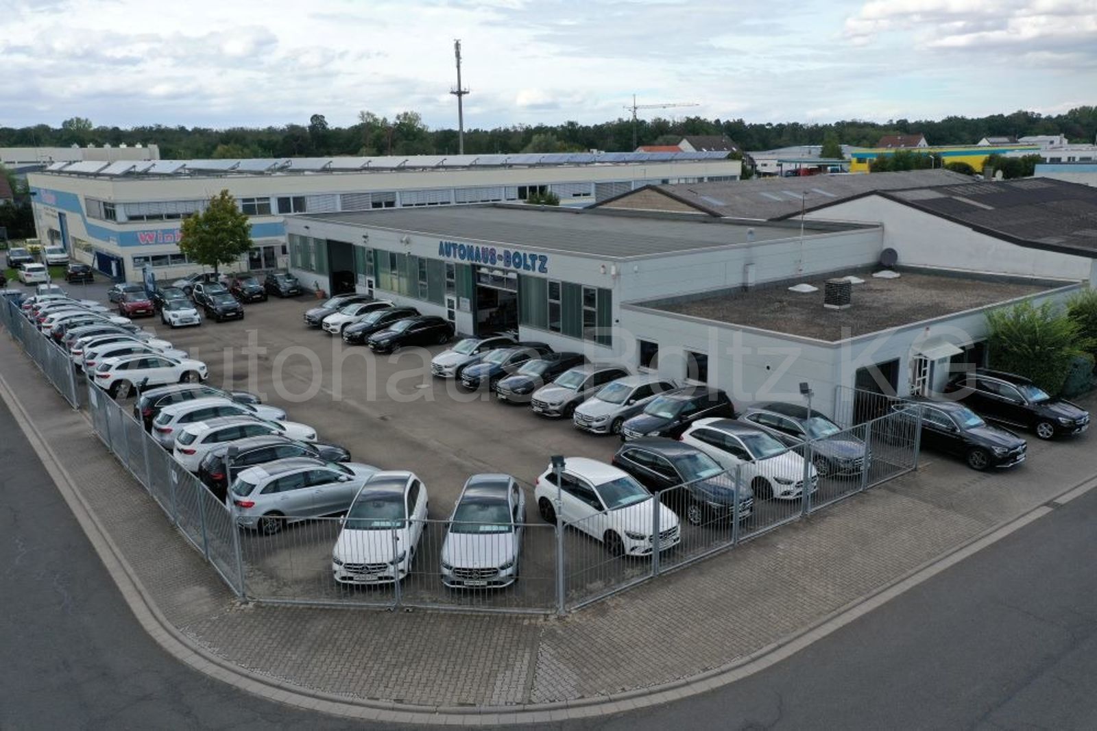 Mercedes-Benz GLC 300 e 4M AMG ENp 92300 Distr. Pano AHK 360 K