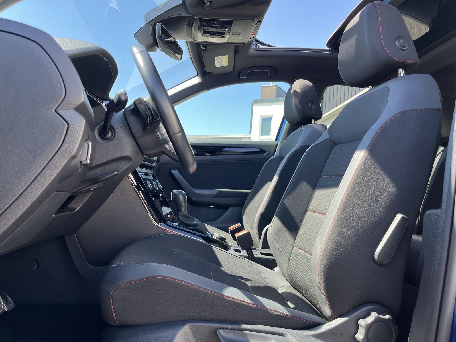 Volkswagen T-Roc 2.0 TSI DSG 4Motion Sport - Samsaru's Car Outlet