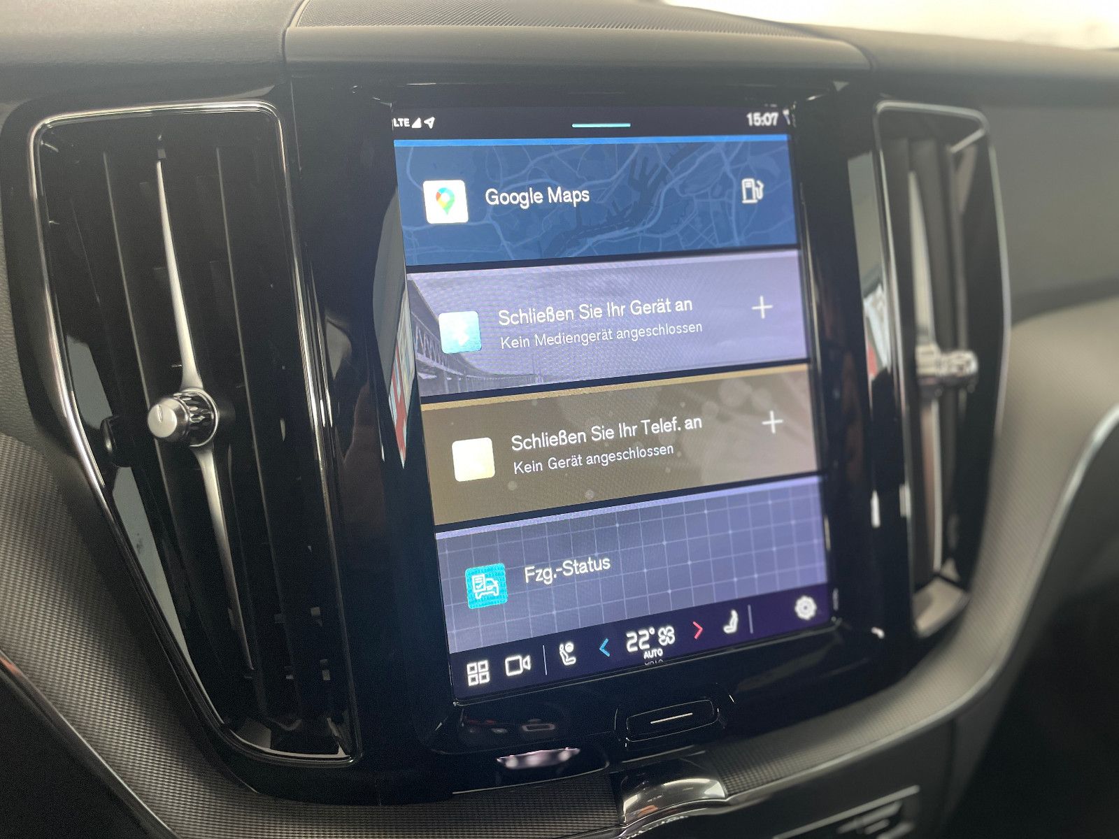 Volvo XC60 Plus Dark AWD*Navi*LED*Leder AHK*