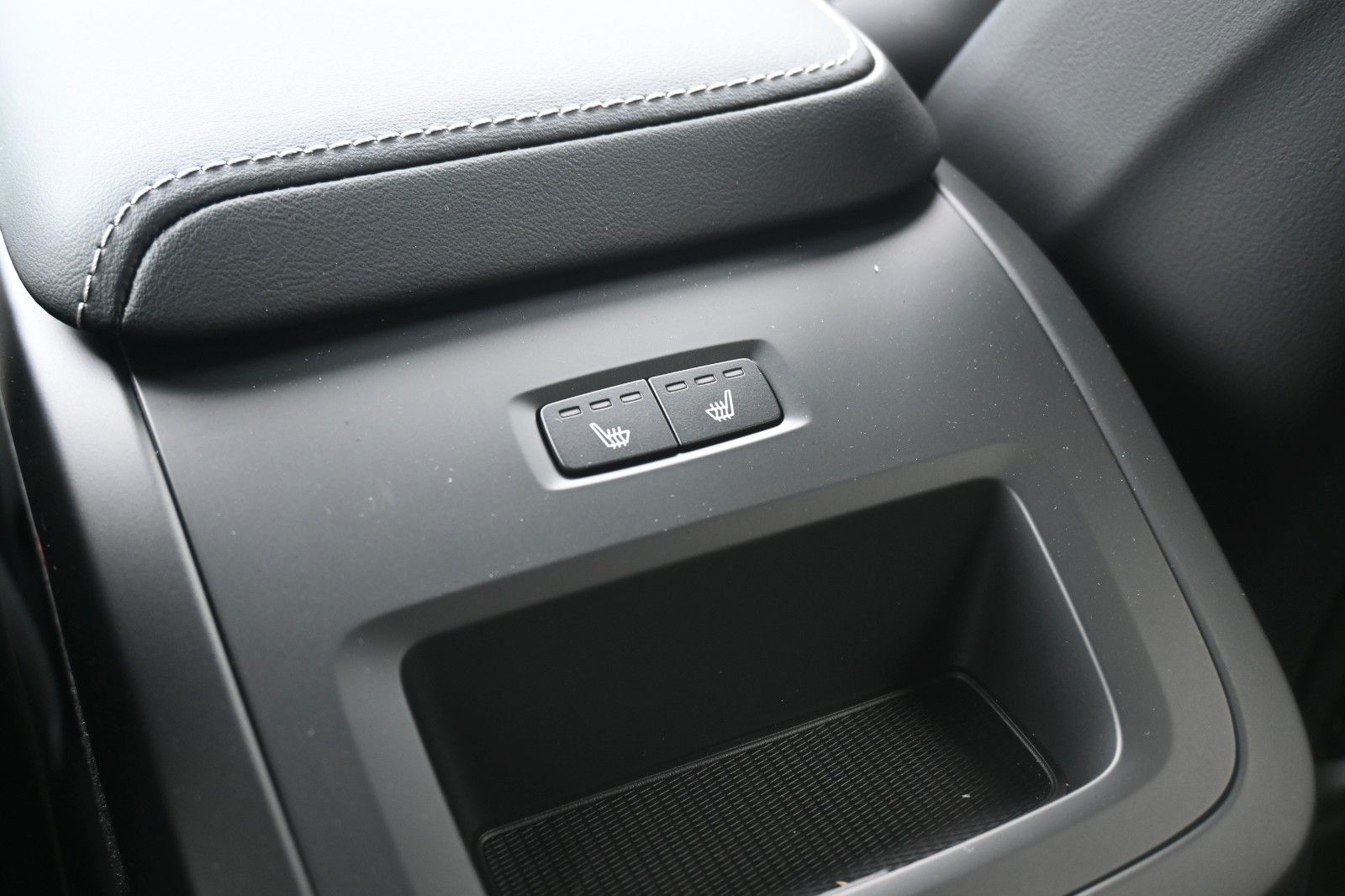 Volvo XC60 B4 D AWD Black *H&K*STDHZG*360°*ACC