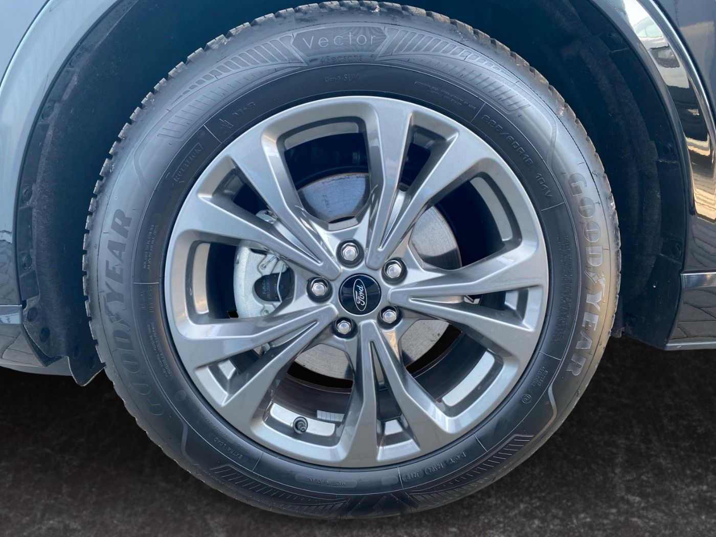 Ford Kuga ST-Line 1.5 FWD - Samsaru's Car Outlet
