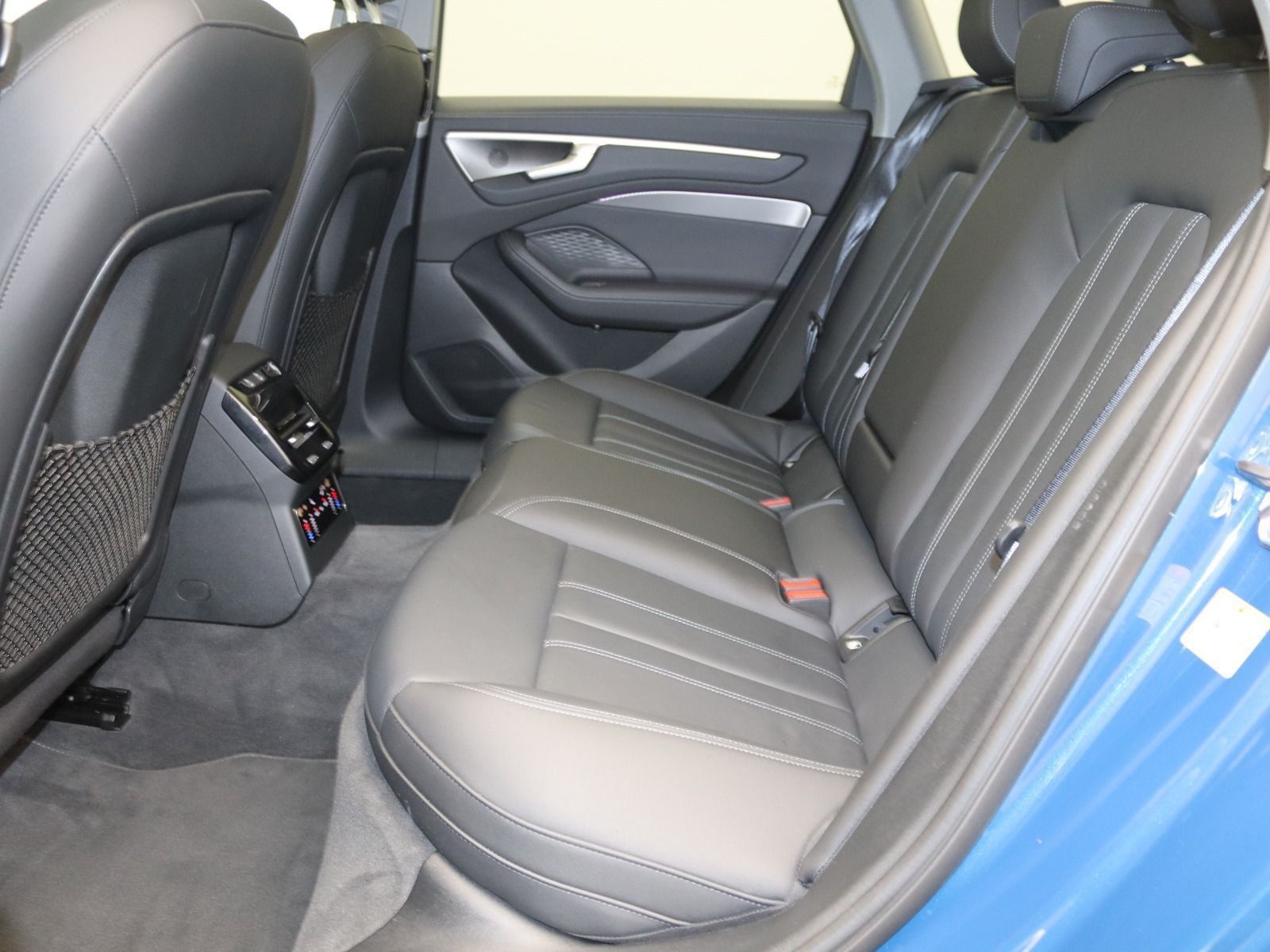 Audi A6 Avant S-Line TDI quattro S-tronic / Pano, AHK
