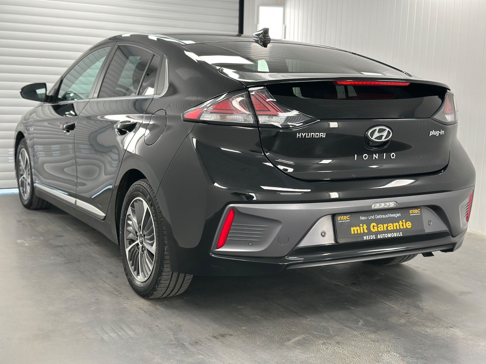 Hyundai IONIQ Prime Plug-In Hybrid - Samsaru's Car Outlet