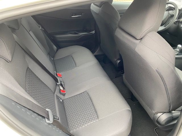 Toyota C-HR Hybrid Flow - Samsaru's Car Outlet